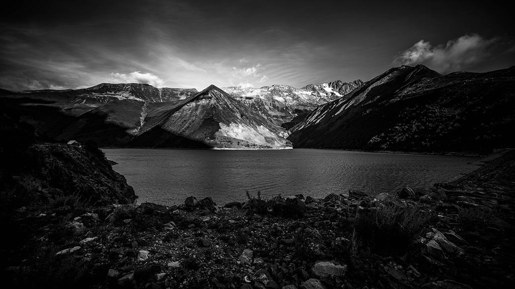 montagne noir et blanc.jpg