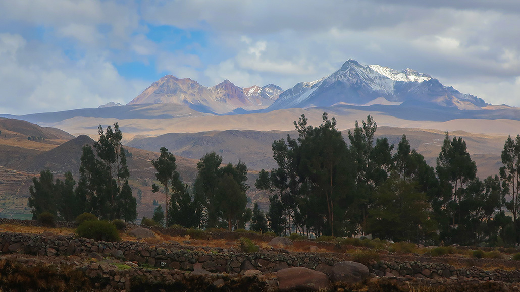 39-Cordilièresdes Andes depuis Colca.jpg