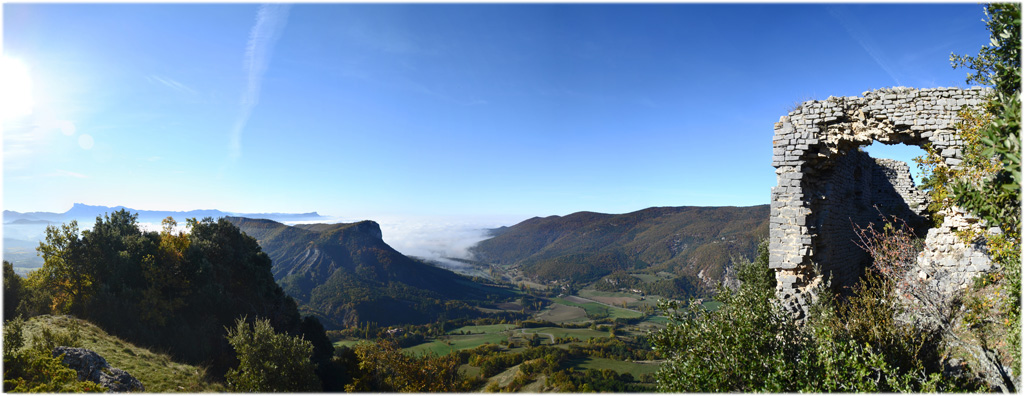 160912_380_Rocher_de_l_aigle_Ruines_du_chateau_de_Savel.jpg